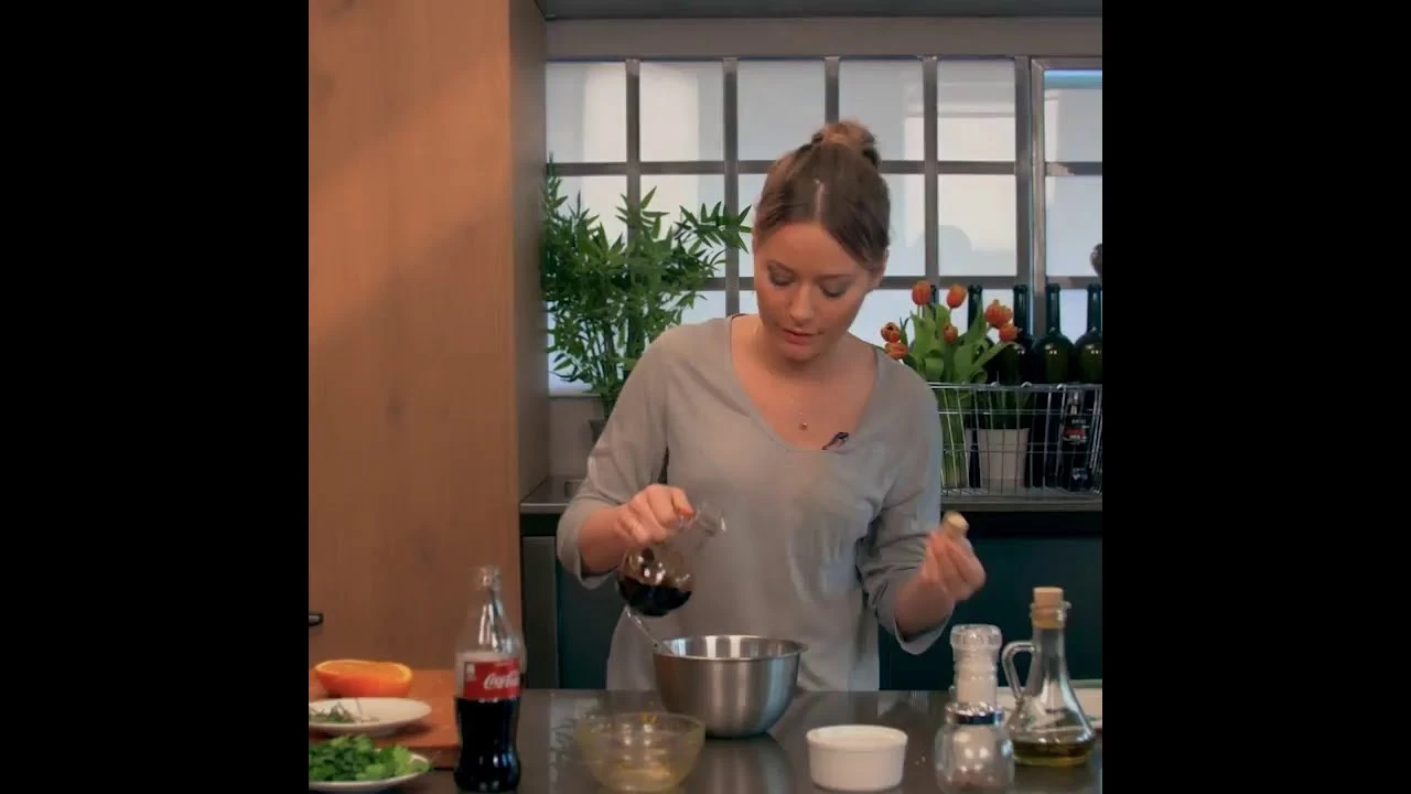 Rețetă Laura Cosoi #4 - Salata cu orez brun și portocale
